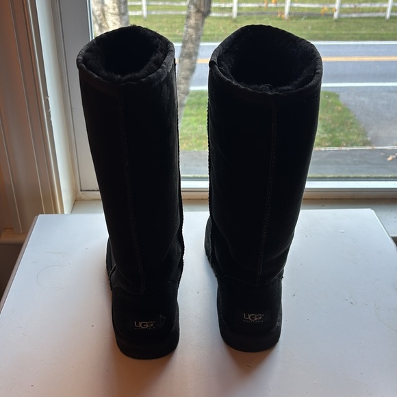 Tall black ugg boots size 9 - Picture 3 of 4
